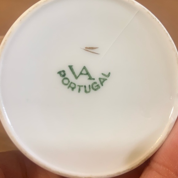 Small Cup carriage coach Scroll-Arched vintage Paris porcelain Made In Portugal - Picture 11 of 13